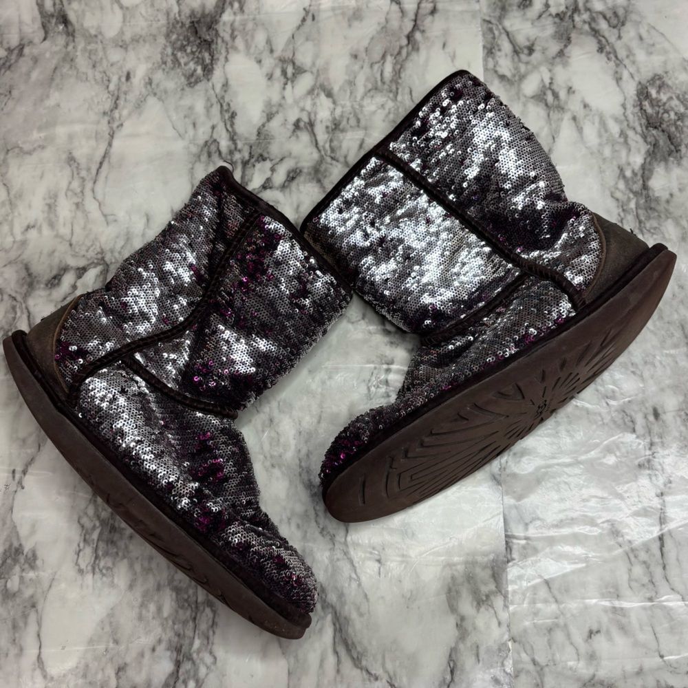 Ugg Boots Womens 9 Classic Short Flip Sequin Sheepskin lined Purple Silver